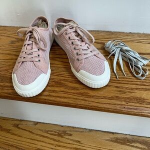 Women's Pink Mesh Sneakers